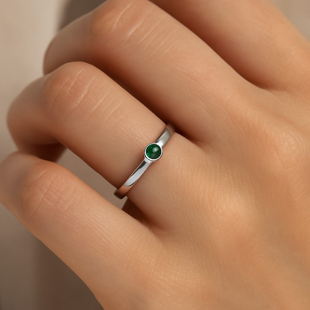 Shades of Luck – Garnet Ring | Sterling Silver