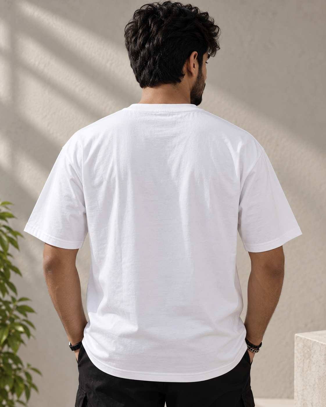ALAGRAAG WHITE OVERSIZED TEE WITH CHAIN