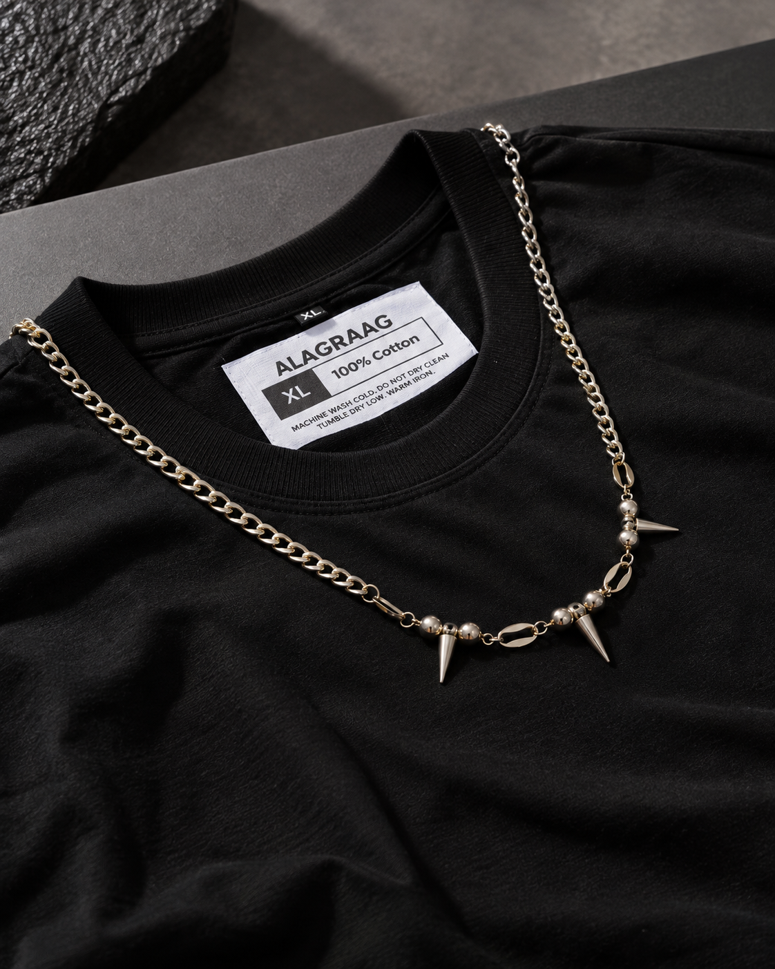 ALAGRAAG CUT SLEEVE TEE WITH CHAIN
